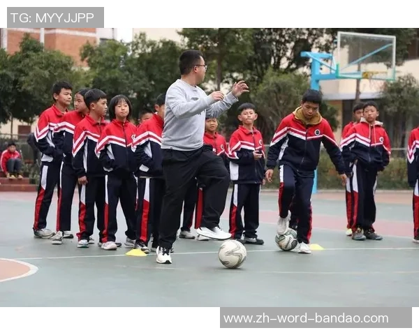 精彩瞬间尽在其中踢足球照片大全带你领略足球魅力与激情 精彩瞬间尽在其中踢足球照片大全带你领略足球魅力与激情